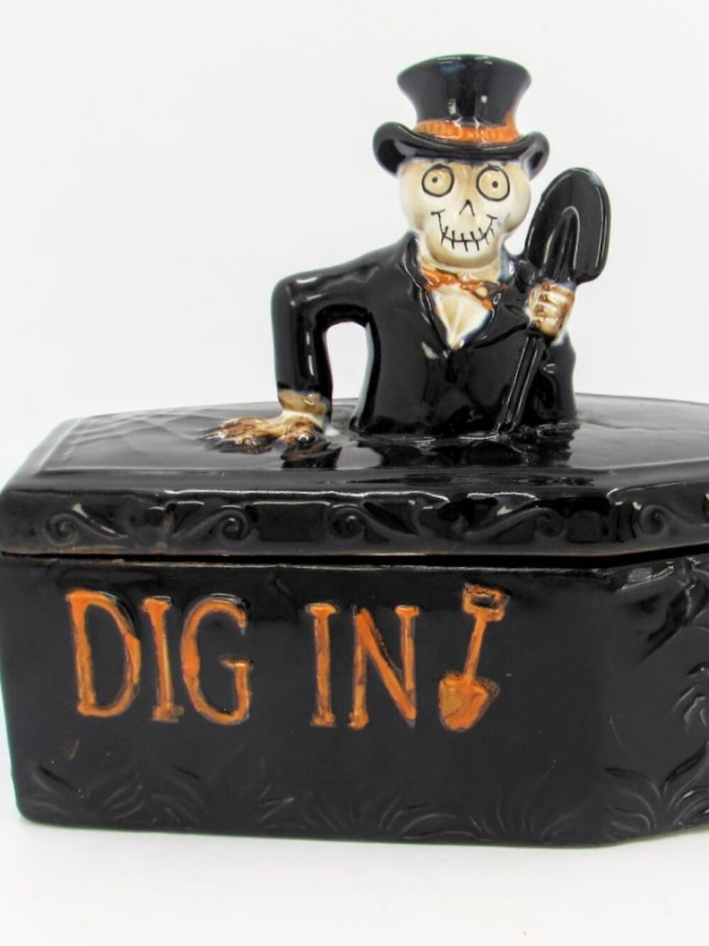 YANKEE CANDLE BONEY BUNCH DIG IN COVERD COFFIN CANDY DISH 2014 RETIRED HALLOWEEN